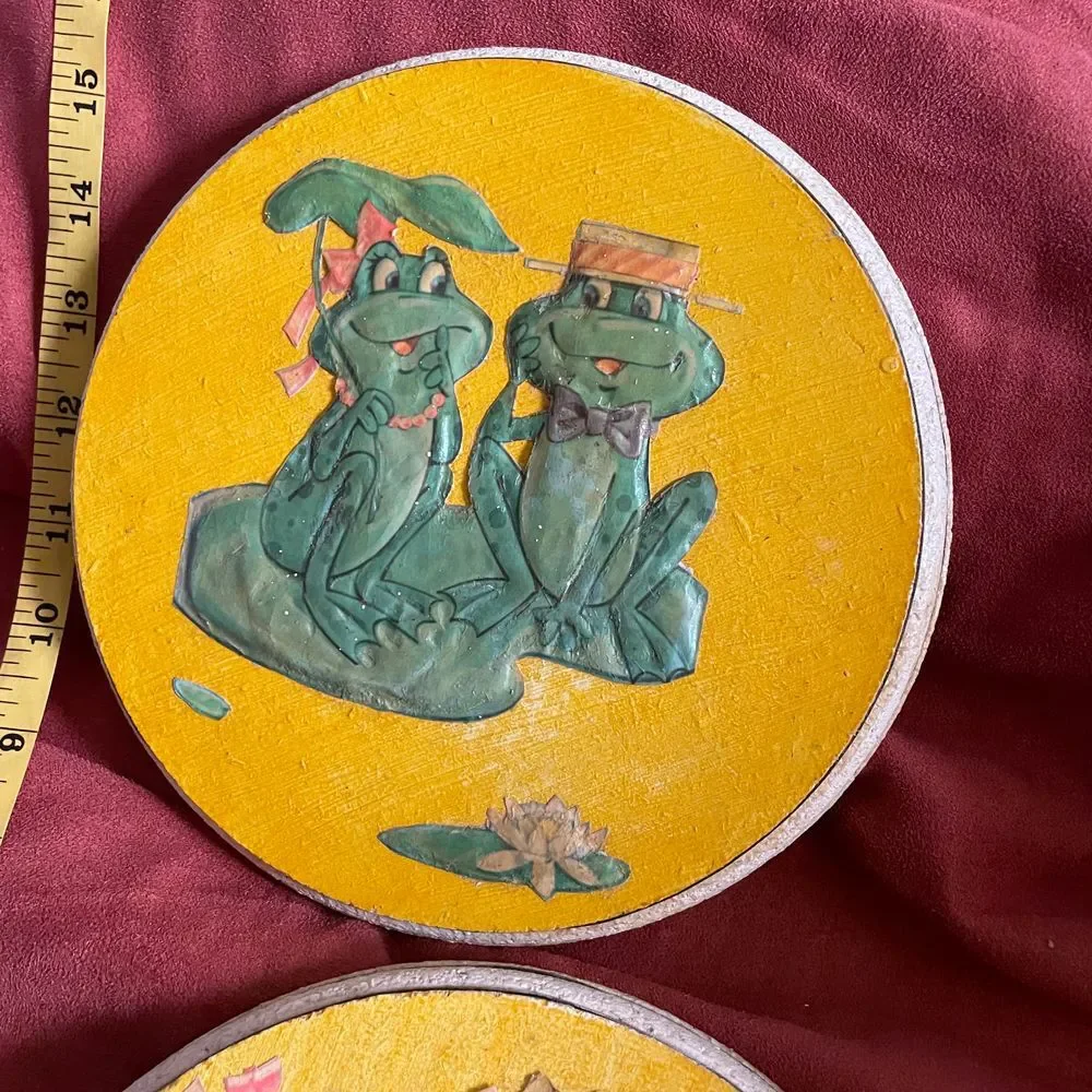 Vintage dancing frog couple round wall‎ hanging pair set of 2